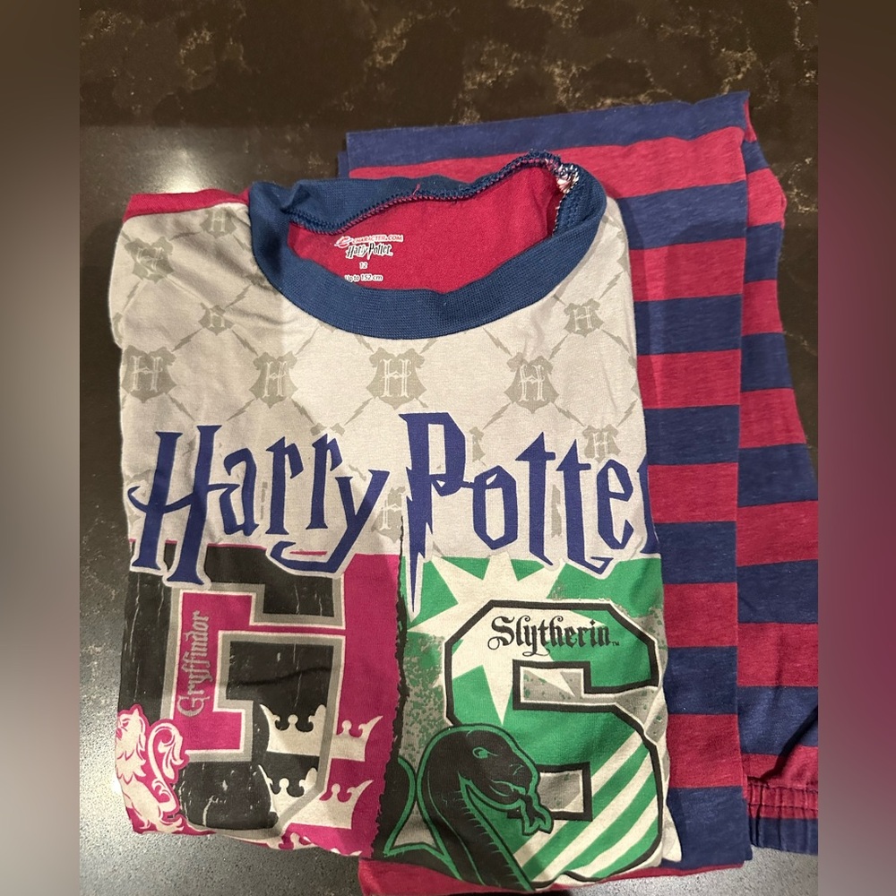 WARNER BROTHERS HARRY POTTER Boys Size 12 Set of Pajamas Navy & Red